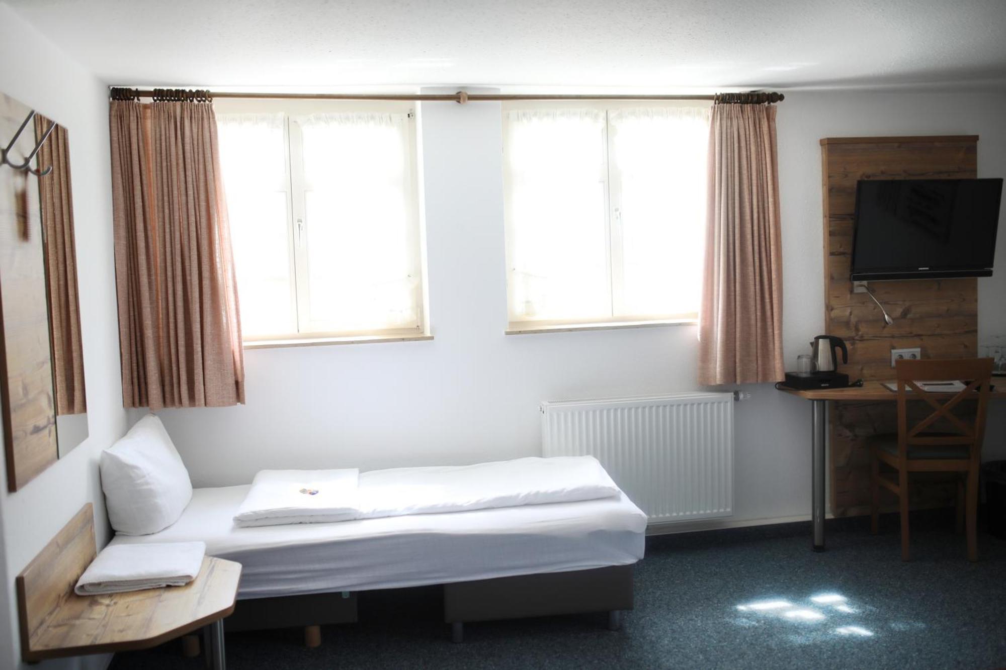 Gasthaus Hotel Zum Kreuz Stetten am Kalten Markt ภายนอก รูปภาพ