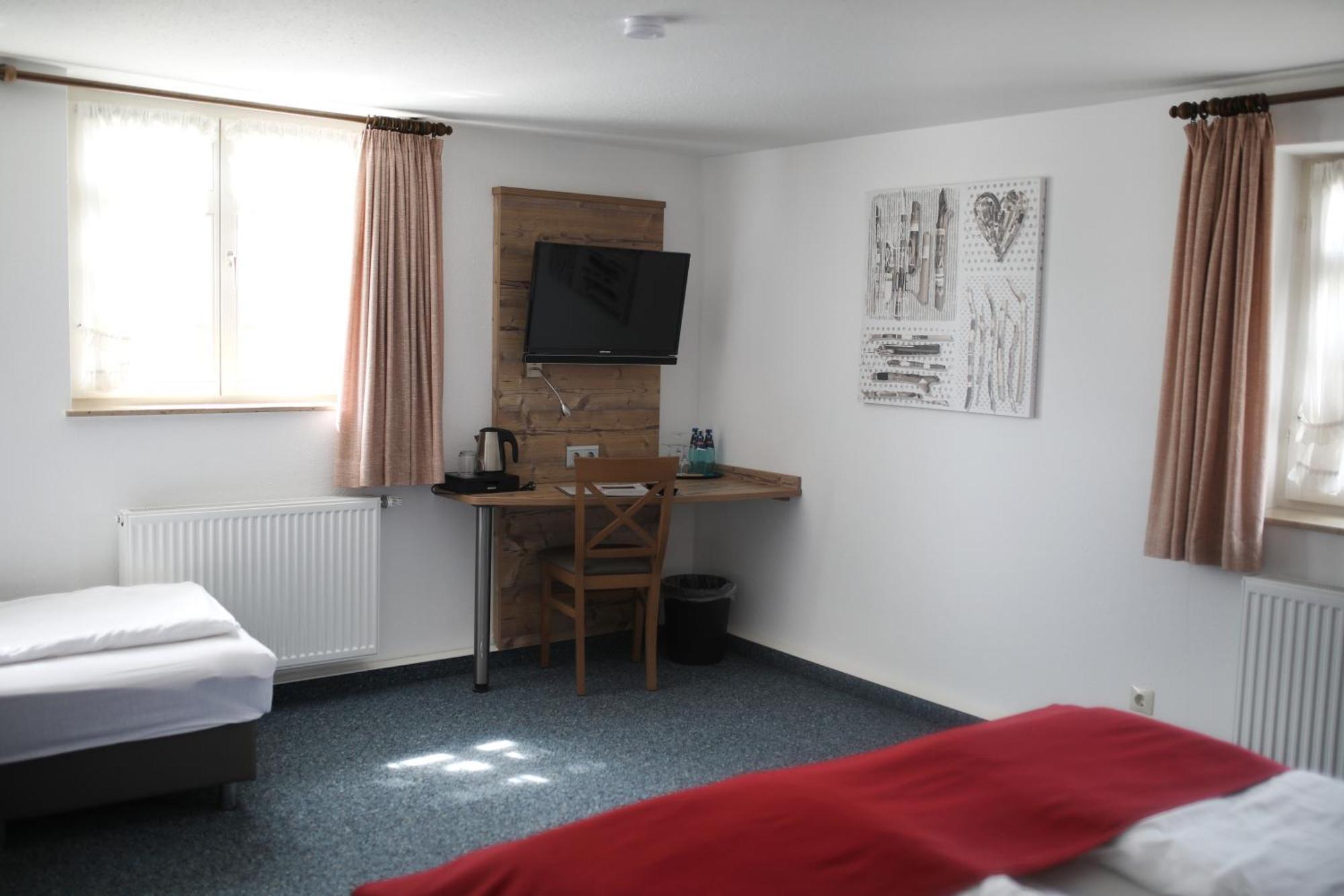 Gasthaus Hotel Zum Kreuz Stetten am Kalten Markt ภายนอก รูปภาพ
