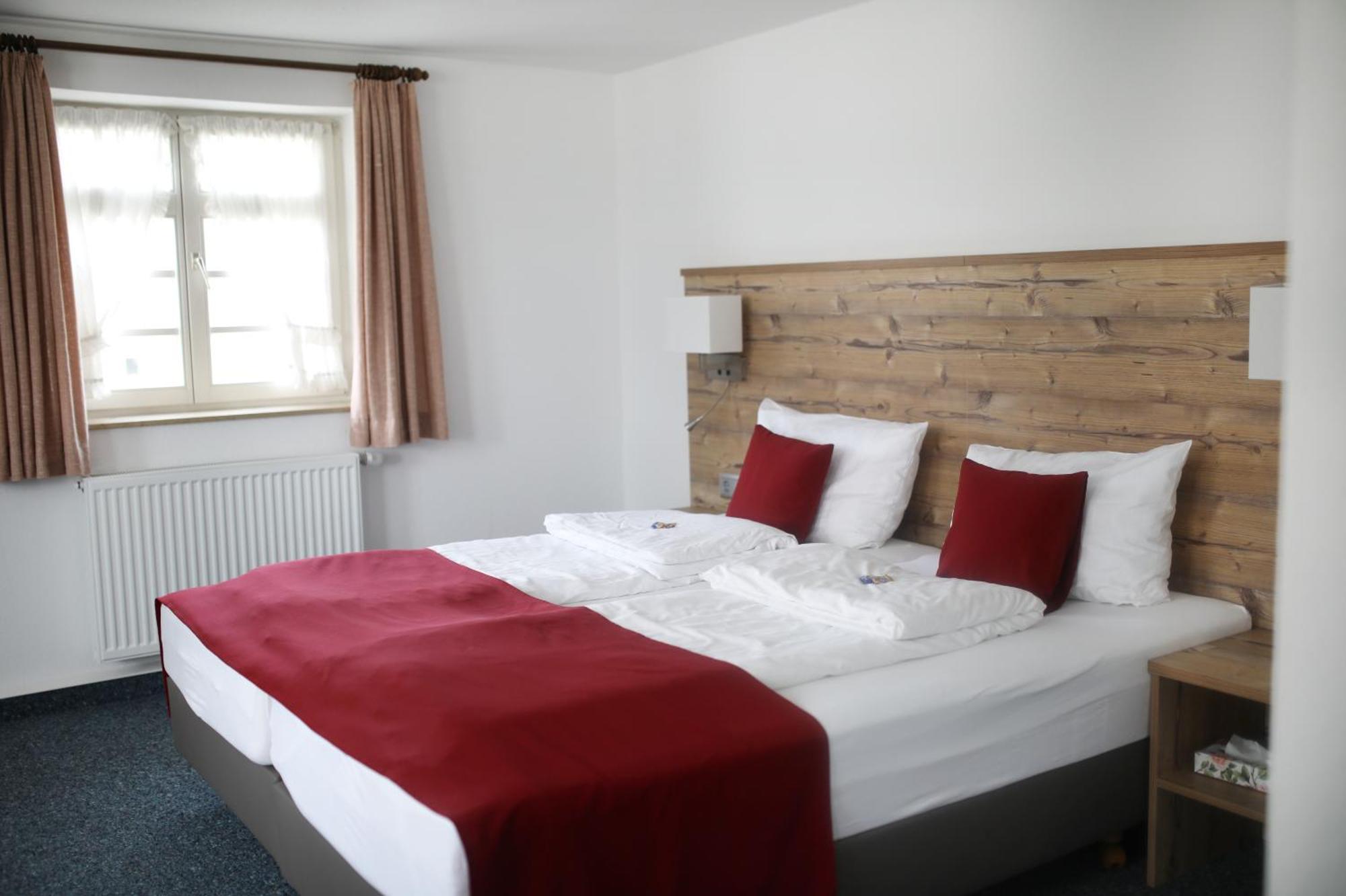Gasthaus Hotel Zum Kreuz Stetten am Kalten Markt ภายนอก รูปภาพ
