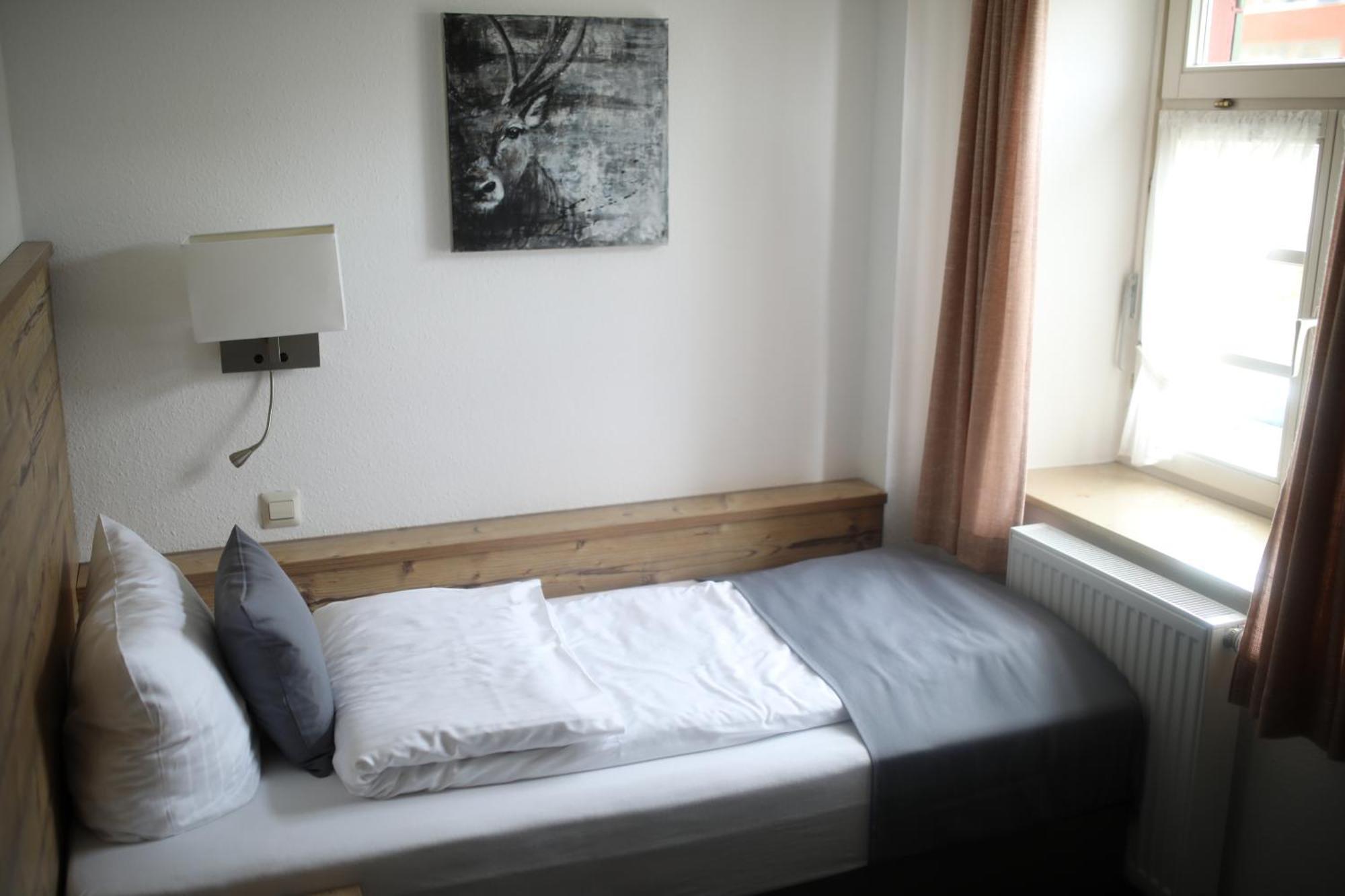 Gasthaus Hotel Zum Kreuz Stetten am Kalten Markt ภายนอก รูปภาพ
