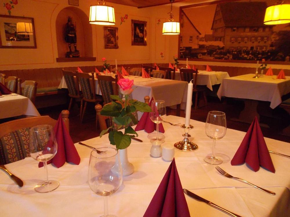 Gasthaus Hotel Zum Kreuz Stetten am Kalten Markt ภายนอก รูปภาพ